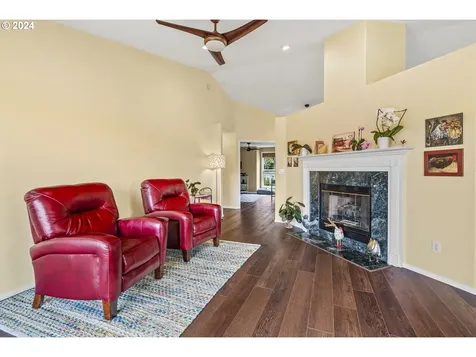 516 N Maple Hill Road Kelso WA 98626