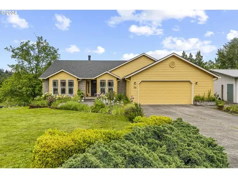516 N Maple Hill Road Kelso WA 98626