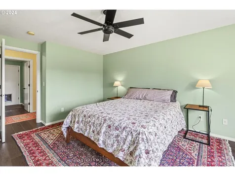 516 N Maple Hill Road Kelso WA 98626