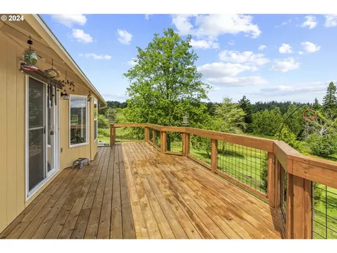 516 N Maple Hill Road Kelso WA 98626