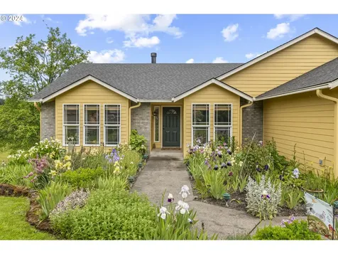 516 N Maple Hill Road Kelso WA 98626