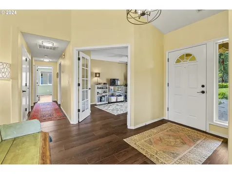 516 N Maple Hill Road Kelso WA 98626