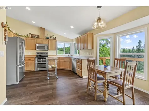 516 N Maple Hill Road Kelso WA 98626