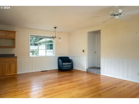 4906 SW 35th Place Portland OR 97221