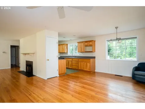 4906 SW 35th Place Portland OR 97221