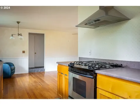 4906 SW 35th Place Portland OR 97221