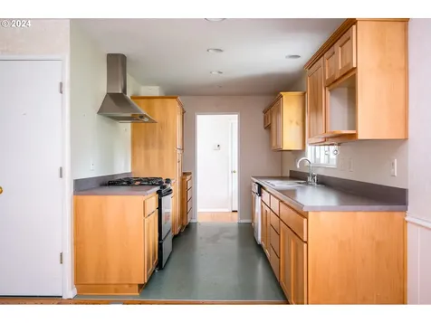4906 SW 35th Place Portland OR 97221