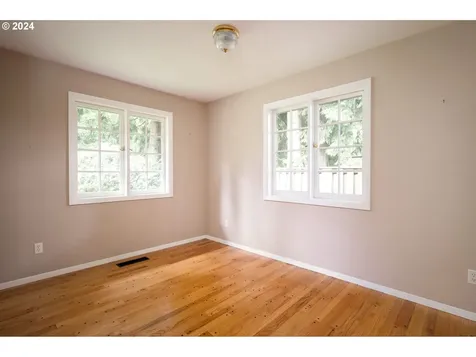 4906 SW 35th Place Portland OR 97221