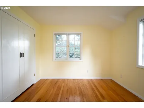 4906 SW 35th Place Portland OR 97221