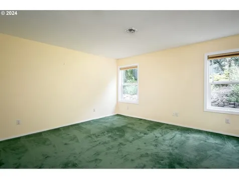 4906 SW 35th Place Portland OR 97221