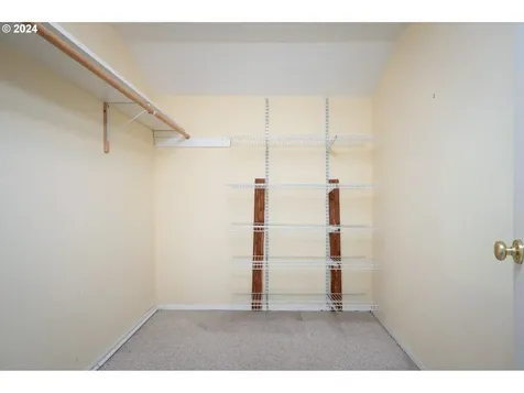 4906 SW 35th Place Portland OR 97221