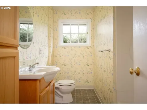 4906 SW 35th Place Portland OR 97221