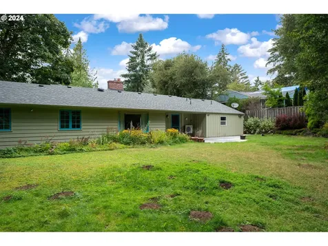 4906 SW 35th Place Portland OR 97221