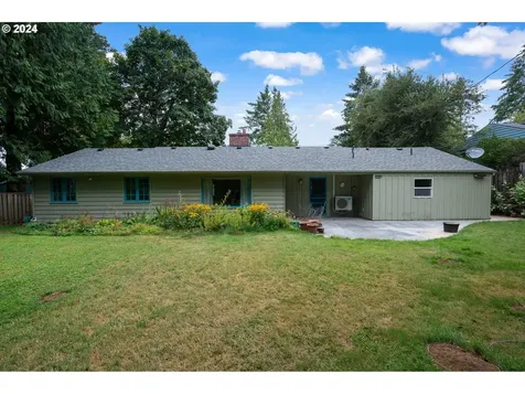 4906 SW 35th Place Portland OR 97221