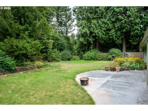 4906 SW 35th Place Portland OR 97221