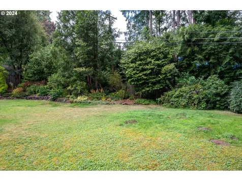 4906 SW 35th Place Portland OR 97221