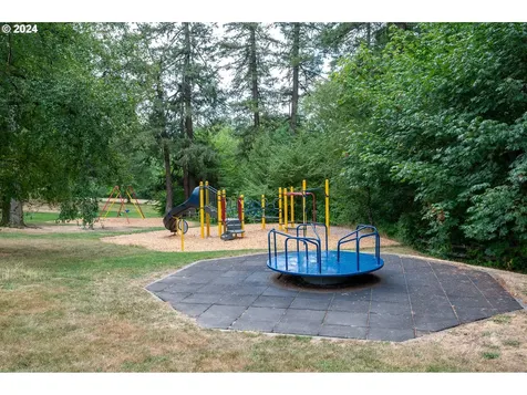 4906 SW 35th Place Portland OR 97221