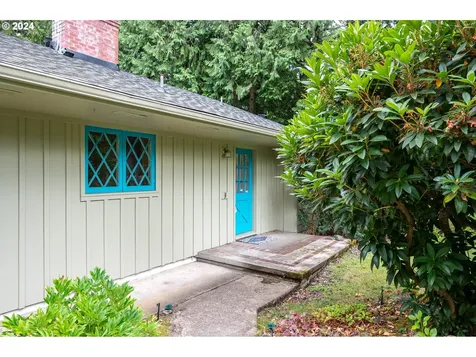 4906 SW 35th Place Portland OR 97221