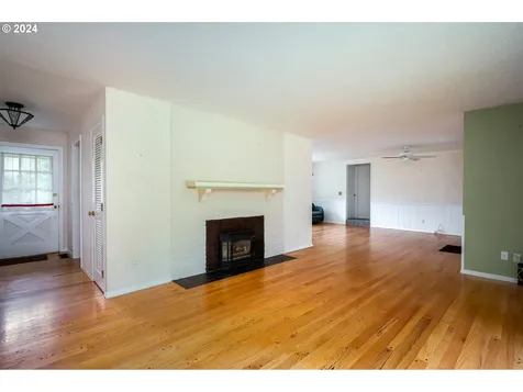 4906 SW 35th Place Portland OR 97221