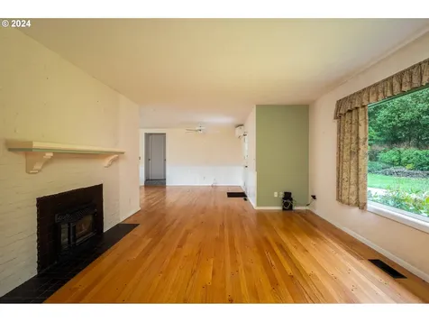 4906 SW 35th Place Portland OR 97221