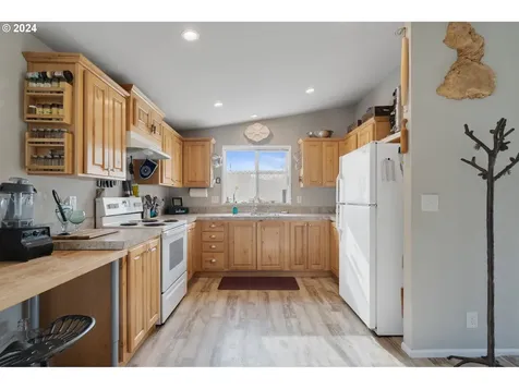 634 S Coral Street Rockaway Beach OR 97136