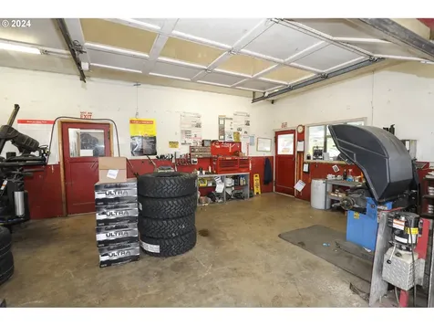 133 S Old Pacific Highway Myrtle Creek OR 97457