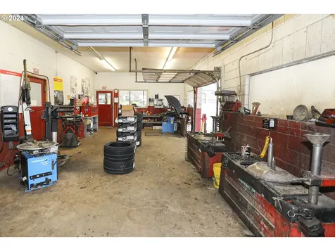 133 S Old Pacific Highway Myrtle Creek OR 97457