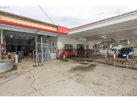 133 S Old Pacific Highway Myrtle Creek OR 97457