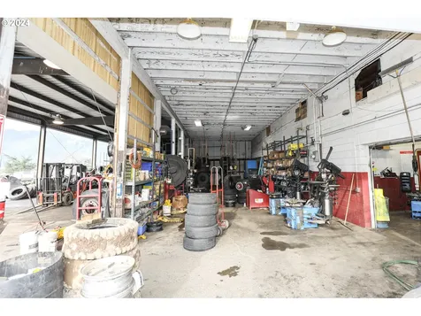 133 S Old Pacific Highway Myrtle Creek OR 97457