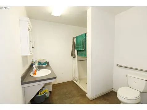 133 S Old Pacific Highway Myrtle Creek OR 97457