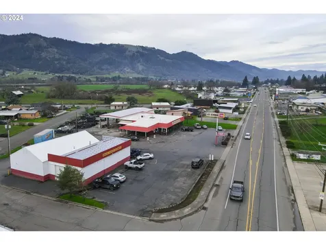 133 S Old Pacific Highway Myrtle Creek OR 97457