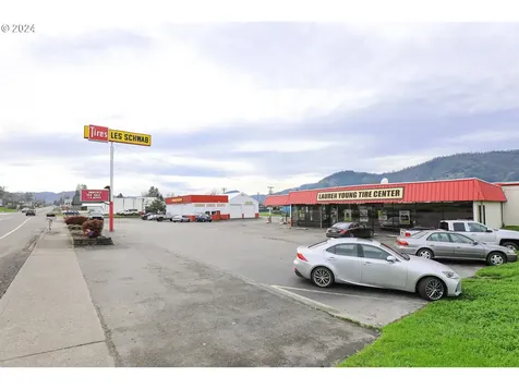 133 S Old Pacific Highway Myrtle Creek OR 97457