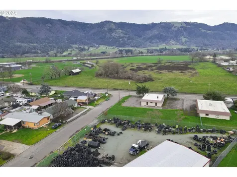 133 S Old Pacific Highway Myrtle Creek OR 97457