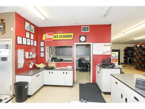 133 S Old Pacific Highway Myrtle Creek OR 97457