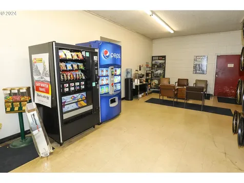 133 S Old Pacific Highway Myrtle Creek OR 97457