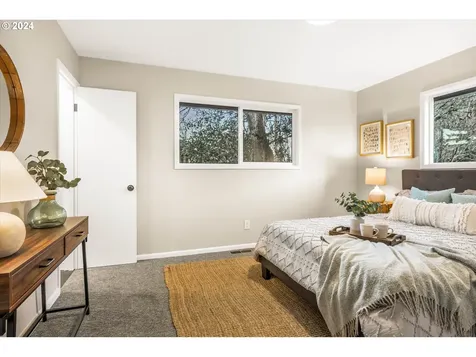 920 SE 84th Avenue Portland OR 97216