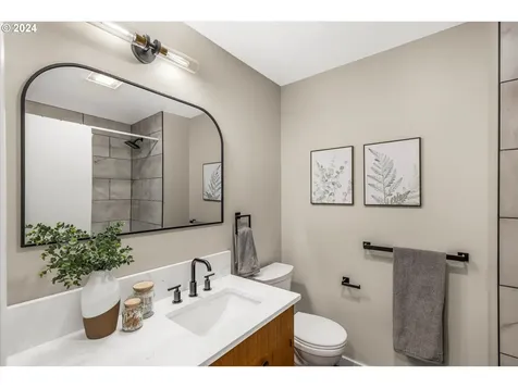 920 SE 84th Avenue Portland OR 97216