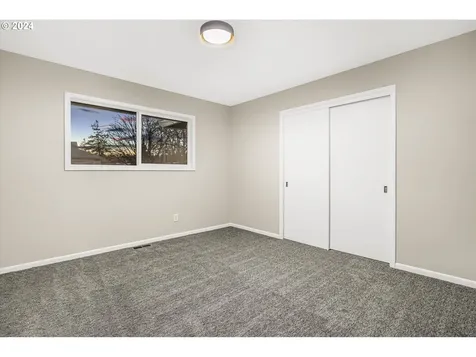 920 SE 84th Avenue Portland OR 97216