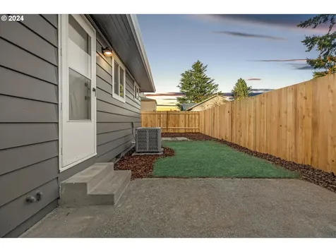 920 SE 84th Avenue Portland OR 97216