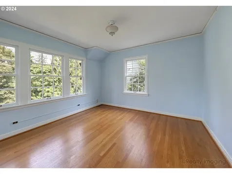 3045 NW Cumberland Road Portland OR 97210