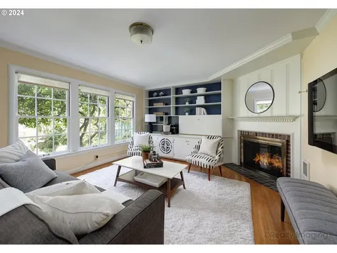 3045 NW Cumberland Road Portland OR 97210