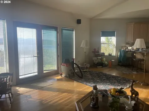 730 S A Street Washougal WA 98671
