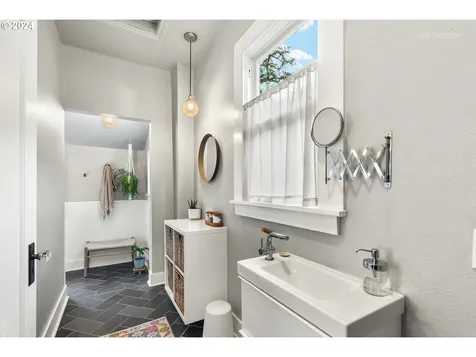 4064 Ne Mallory Avenue Portland OR 97212