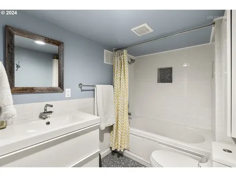 4064 Ne Mallory Avenue Portland OR 97212