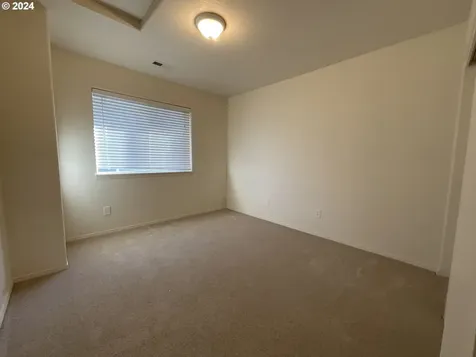 1382 NE Birkshire Court Hillsboro OR 97124