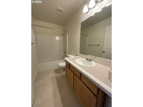 1382 NE Birkshire Court Hillsboro OR 97124