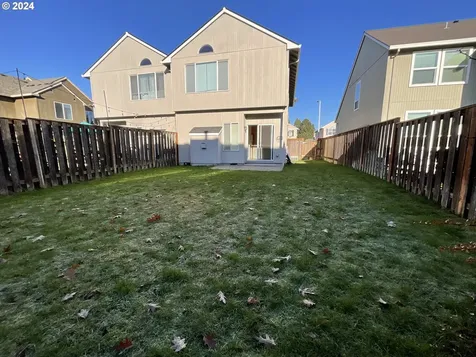 1382 NE Birkshire Court Hillsboro OR 97124