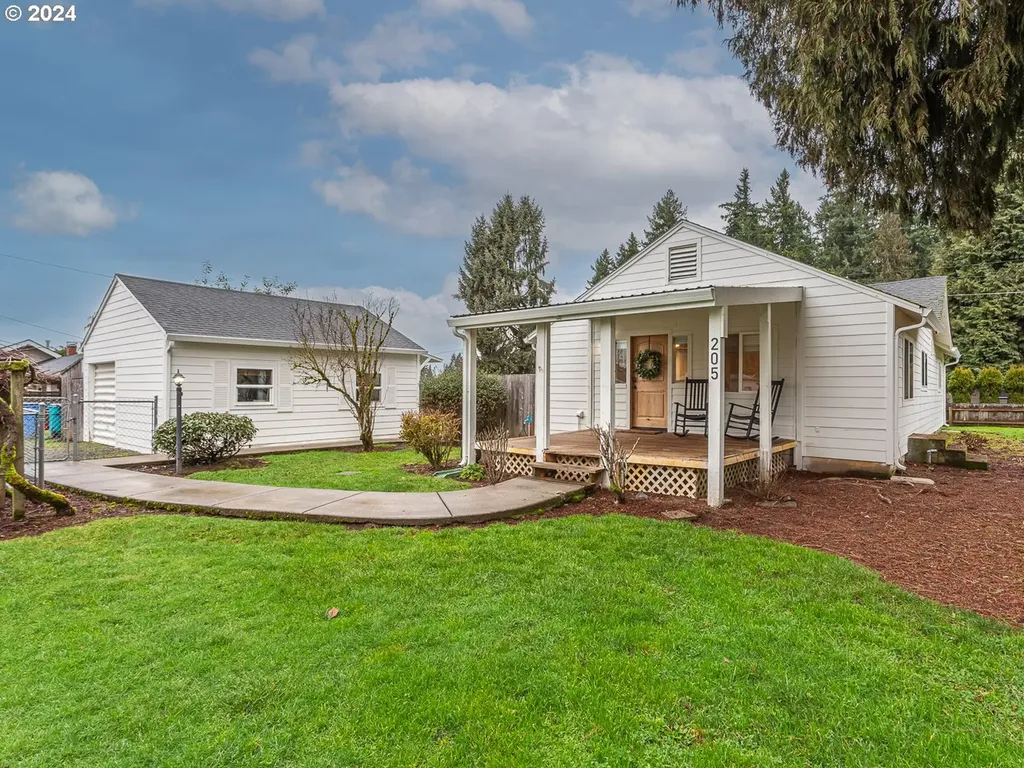 205 N 9th Avenue Ridgefield WA 98642