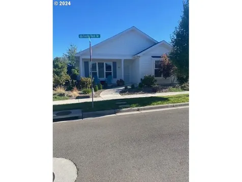 401 Castle Rock Drive Central Point OR 97502