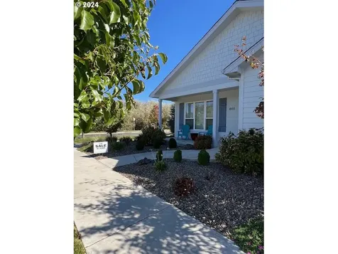 401 Castle Rock Drive Central Point OR 97502